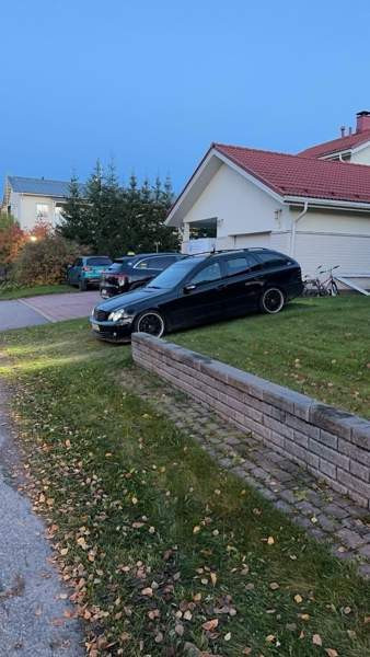 Mercedes-Benz 270 Rovaniemi - valokuva 1