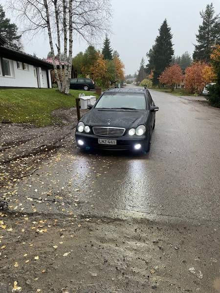 Mercedes-Benz 270 Rovaniemi - valokuva 5