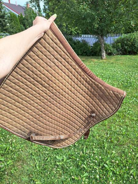 Ruskea ja valkoinen satulahuopa hevoselle Вихти - изображение 3