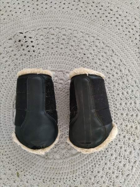 Horze nahkaiset karvasuojat. Tampere - valokuva 1