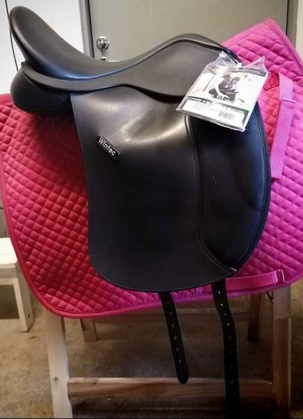 Wintec wide dressage cair  16 Laukaa - valokuva 1