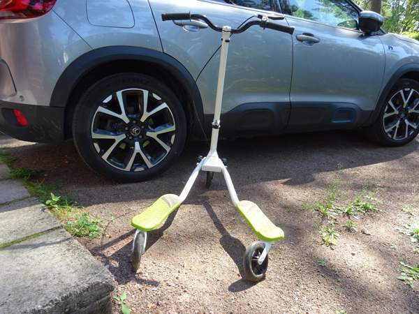 Potkulauta Fliker Scooter - kolmipyörä Helsinki - изображение 2