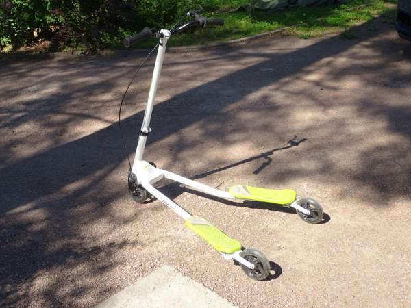 Potkulauta Fliker Scooter - kolmipyörä Helsinki - изображение 1