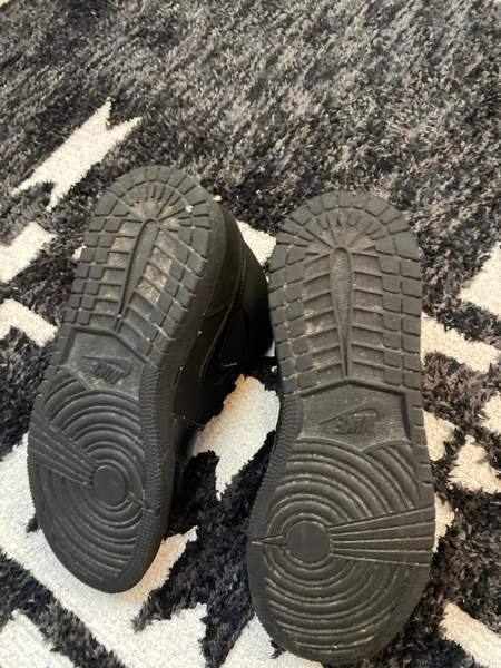 Air jordan 1 mid Järvenpää - valokuva 5