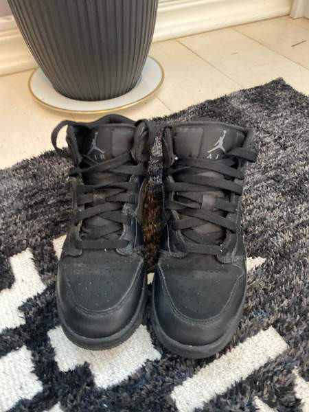 Air jordan 1 mid Järvenpää - valokuva 1