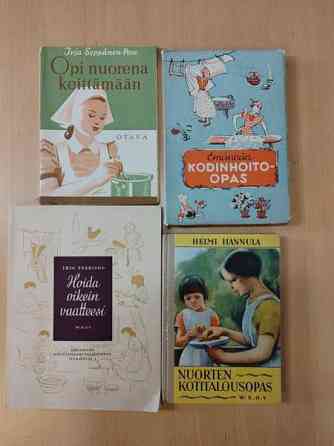 Keitto-, kotitalous-, vaate- ja kodinhoitokirjoja 1946-1959 Pori