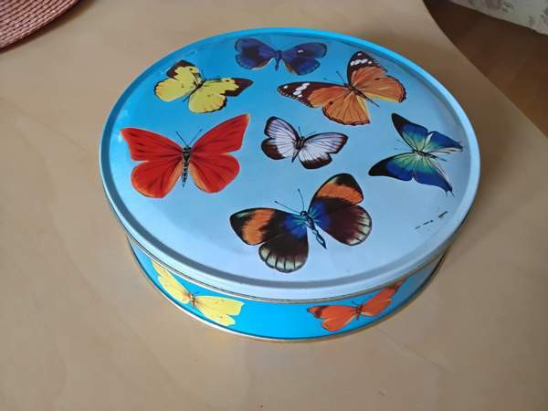 Hangon Keksi Oy peltirasia PERHOSET Kokemäki - photo 1