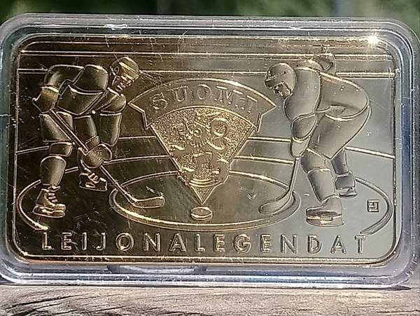 Jääkiekon Maailman mestaruuskilpailut 2011. kullanvärinen laatta. Koko - Vantaa – foto 6