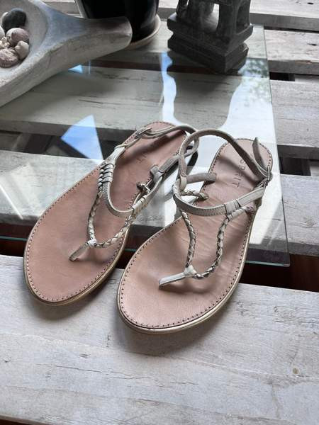 Esprit nahkasandaalit 38 Вантаа - изображение 1