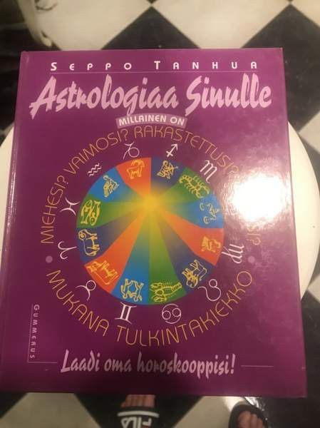 Astrologiaa sinulle kirja Millainen on miehesi? Ra Riihimäki - valokuva 1