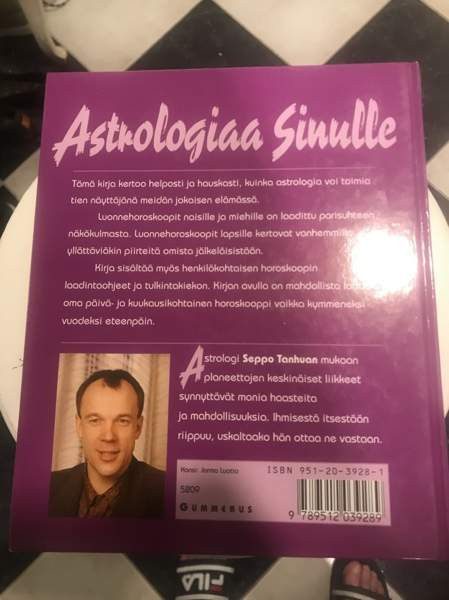 Astrologiaa sinulle kirja Millainen on miehesi? Ra Riihimäki - valokuva 2