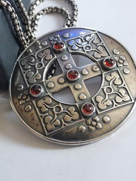 Hopeinen Kalevala kuukiven kaulakoru ja Pyhä Birgitta Kokemäki - изображение 2