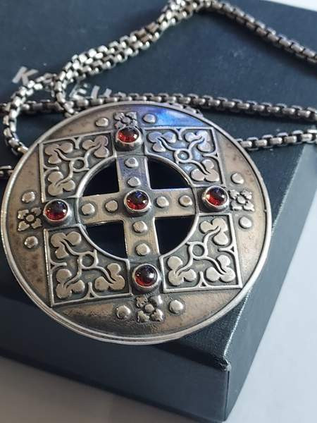 Hopeinen Kalevala kuukiven kaulakoru ja Pyhä Birgitta Kokemäki - изображение 1