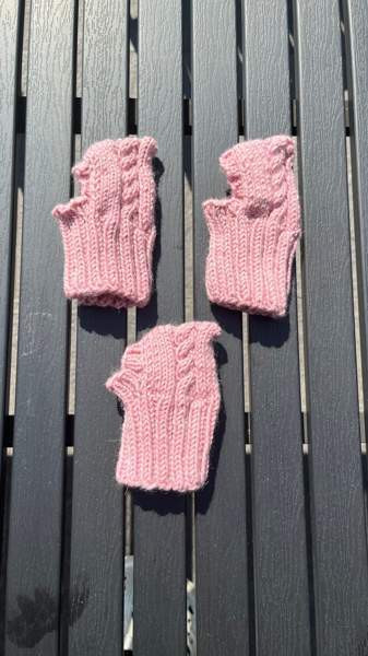 Neulotut koiran pipot Lempäälä - valokuva 2