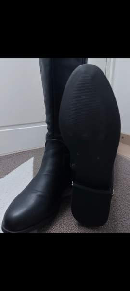 Naisten korkeavartiset saappaat Helsinki – foto 2