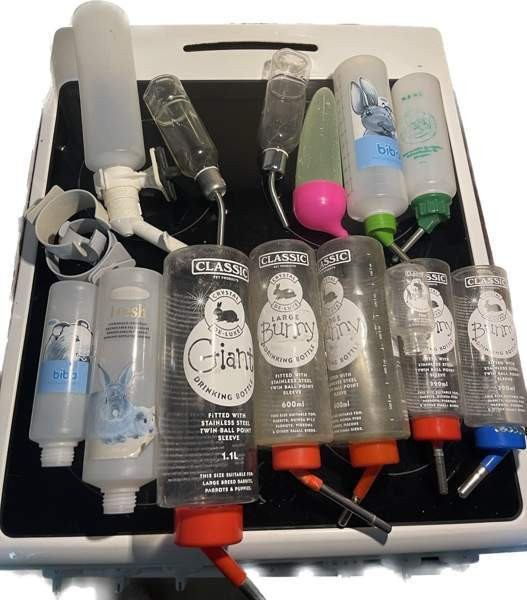 Jyrsijöiden juomapulloja monia erilaisia Joroinen - valokuva 1