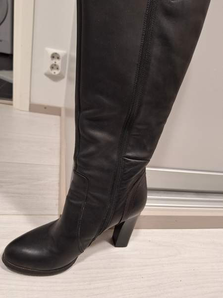 Aito nahkaiset saappaat Вантаа - изображение 1