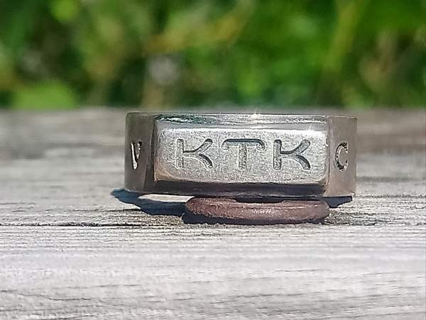 Veljekset Sunqvist leimalla. Hopeinen sormus. H - 7. Koko - 17,5. Hyv Vantaa - valokuva 2