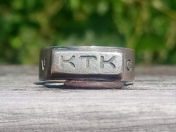 Veljekset Sunqvist leimalla. Hopeinen sormus. H - 7. Koko - 17,5. Hyv Vantaa - valokuva 3