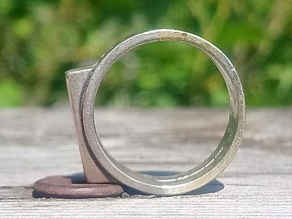 Veljekset Sunqvist leimalla. Hopeinen sormus. H - 7. Koko - 17,5. Hyv Vantaa - valokuva 6