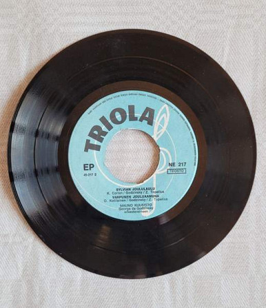 Vinyyli EP Piiri pieni pyörii -joululevy Helsinki - valokuva 4