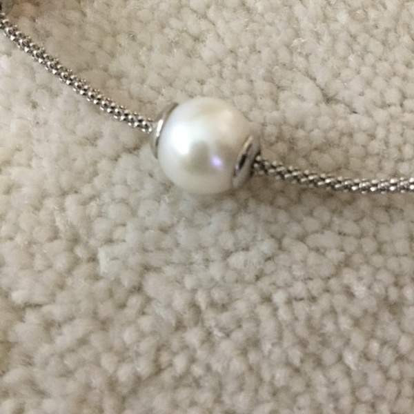 Hopeinen helmikaulakoru Keuruu – foto 4