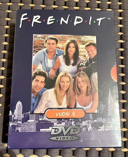 Avaamaton pakkaus Frendit DVDt vuosi 8 Tampere - valokuva 1