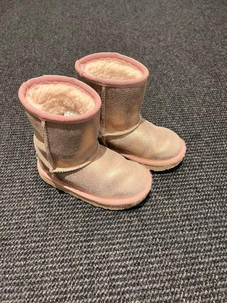 UGG 26 Helsinki - valokuva 2