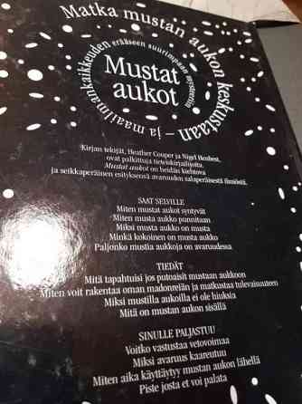 Mustat aukot. Heather Couper ym. Salo
