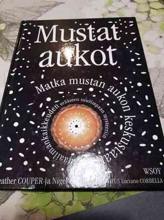 Mustat aukot. Heather Couper ym. Salo