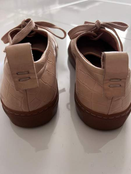 Terhi Pölkki kävelykengät Espoo - valokuva 3