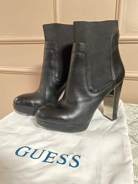 Guess korkokengät Jyvaeskylae – foto 1