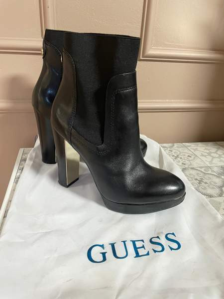 Guess korkokengät Jyvaeskylae – foto 3