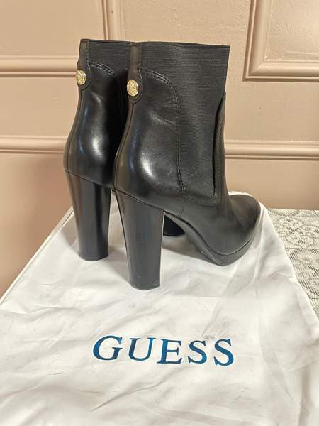 Guess korkokengät Jyvaeskylae – foto 2