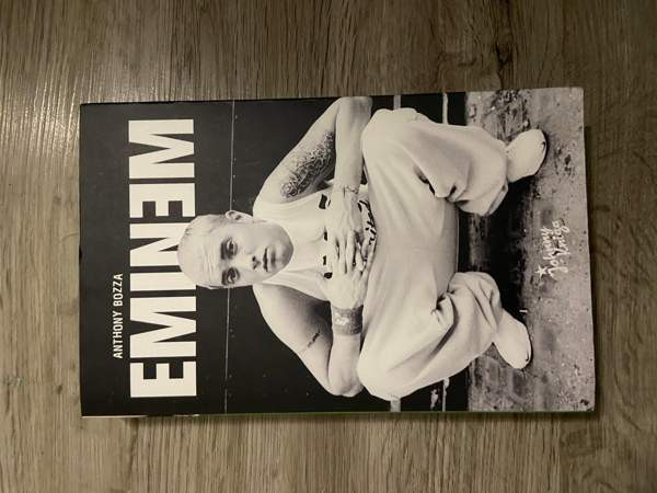 Eminem kirja Lahti – foto 1