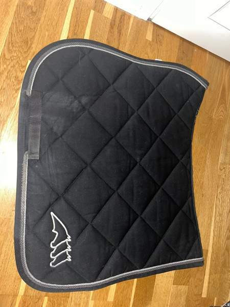 Myyn/vaihdan Equiline kouluhuopa Киркконумми - изображение 1