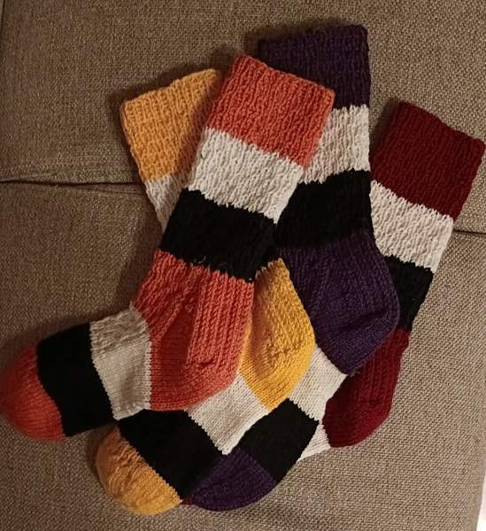 Palkkiraitaiset villasukat Turku – foto 1