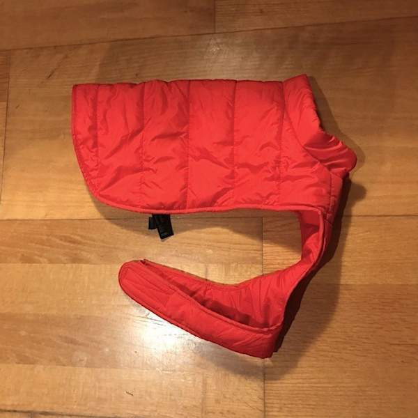 H&M pienen koiran punainen toppapuku Лахти - изображение 1