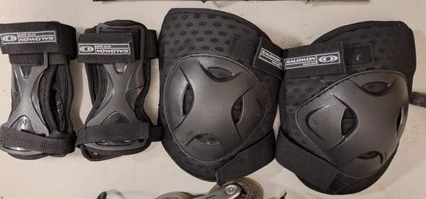 Rullaluistimet Salomon TR 8 + Salomon suojat Turku – foto 2