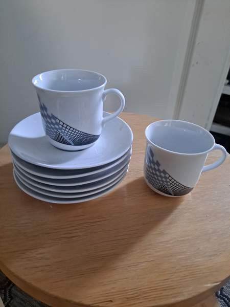 Kuusi valkoista kahvikuppia aluslautasineen, uudet Espoo - photo 2