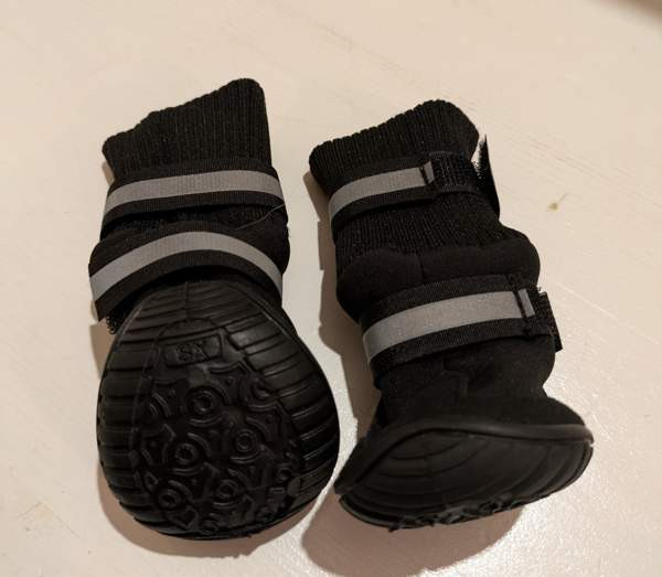 Koiran kovapohjaiset tossut, koko 5cm x 5,5cm Kuopio – foto 2