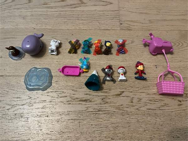 Ryhmä hau hahmoja Helsinki - photo 1