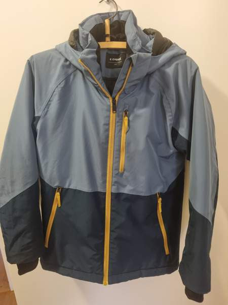 Everest talvitakki 152cm Helsinki - valokuva 1