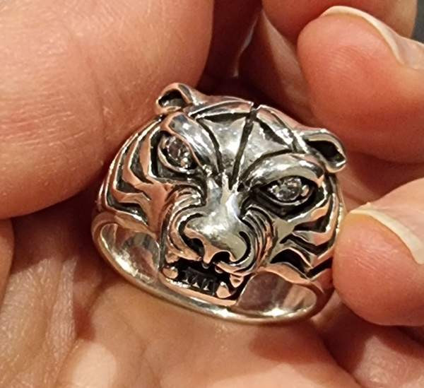 Hopeinen iso tiikerisormus Turku – foto 1