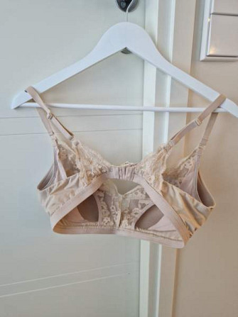 Marks&Spencer, beiget imetysliivit, koko 75D Harjavalta - изображение 2