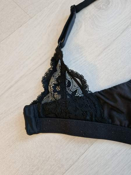 Marks&Spencer, mustat imetysliivit, koko 75D Harjavalta - valokuva 4