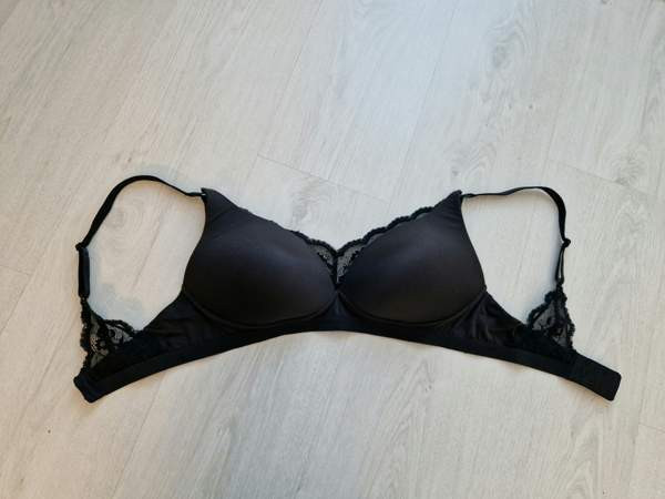 Marks&Spencer, mustat imetysliivit, koko 75D Harjavalta - valokuva 5