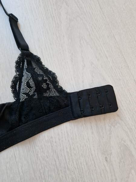 Marks&Spencer, mustat imetysliivit, koko 75D Harjavalta - valokuva 3