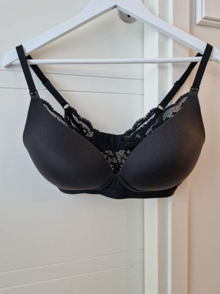 Marks&Spencer, mustat imetysliivit, koko 75D Harjavalta - valokuva 1