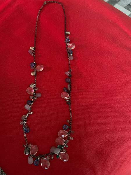 Hauska kaulakoru kivillä Vaasa - valokuva 1